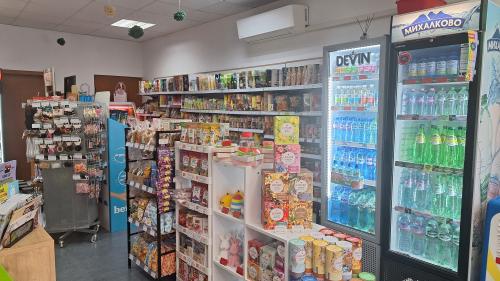 NURA Bio & Natural Market