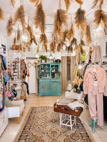 Vintage Italiano Clothes Shop - Несебр