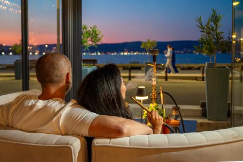 THE VIEW CAFÉ BAR